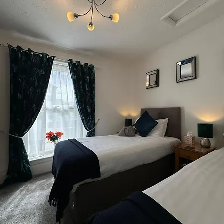 Abbey House 4*